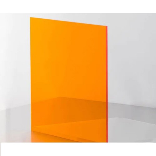 Çorum Far Stop Merkezi 2,8mm Şeffaf Pleksi 2 tabaka  73x135 olarak üçe bölünecek hepsi. Kargo Alıcı Kesim Bedeli dahil