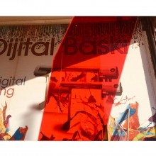 2.8mm Açık Kırmızı Transparan Pleksi Levha Açık Kırmızı ŞeffafPleksi Cam Görünümlü Açık Kırmızı Pleksi Cam